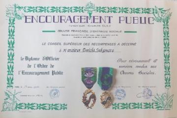 「フランス社会奨励勲章」世界最年少授章